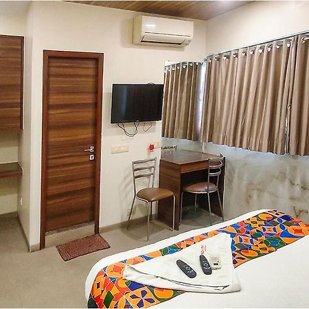 Fabhotel Landmark Residency - Nr Midc Turbhe Turambhe Exterior foto